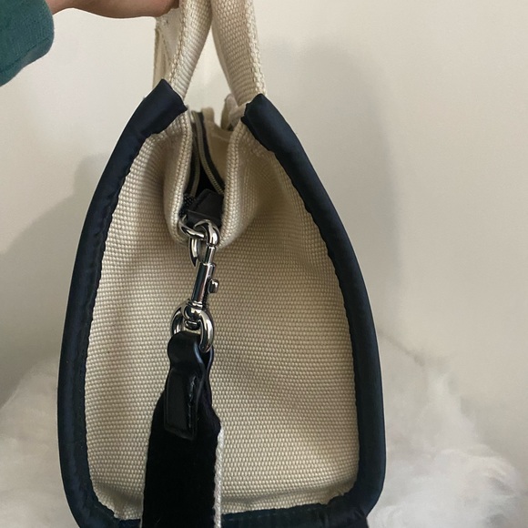 Selling my new Marc jacobs tote bag mini! - Picture 5 of 7